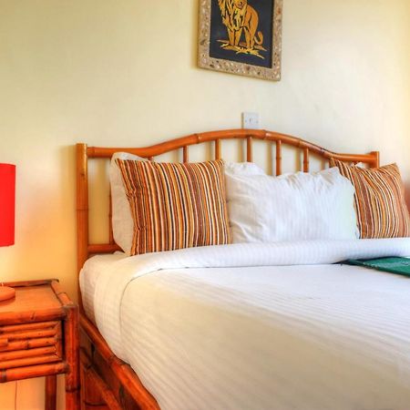 Peaks Hotel Nanyuki Exterior photo